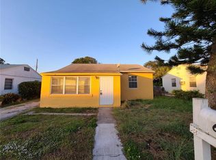 632 W 3rd St, Riviera Beach, FL 33404