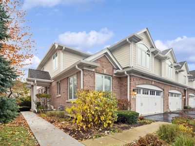 96 Waters Edge Ct, Glen Ellyn, IL, 60137