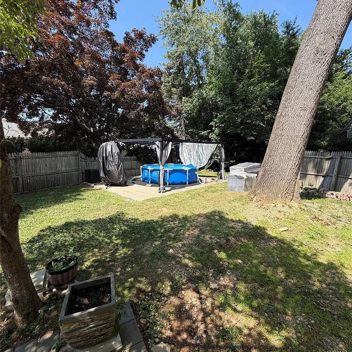 4 bed, 2.0 bath, 2500 sqft, $5,000 — Photo 3