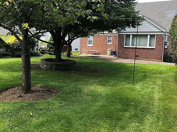 2nd image of 5 Tudor Dr