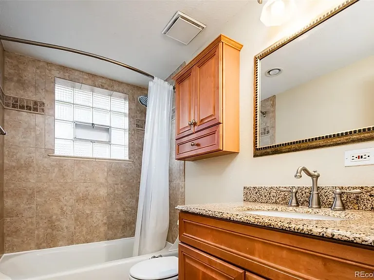 2042 S Josephine St #3 — Photo 8