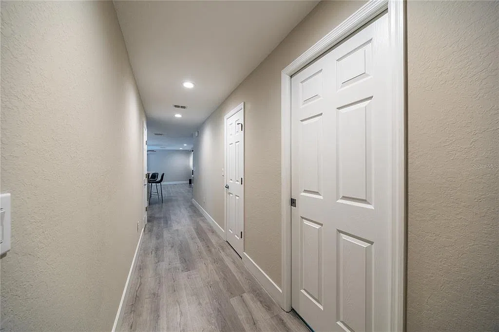 3 bed, 2.5 bath, 1884 sqft, $2,300 — Photo 4