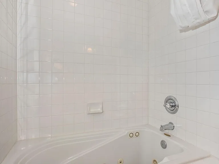 315 W Patrick St — Photo 6