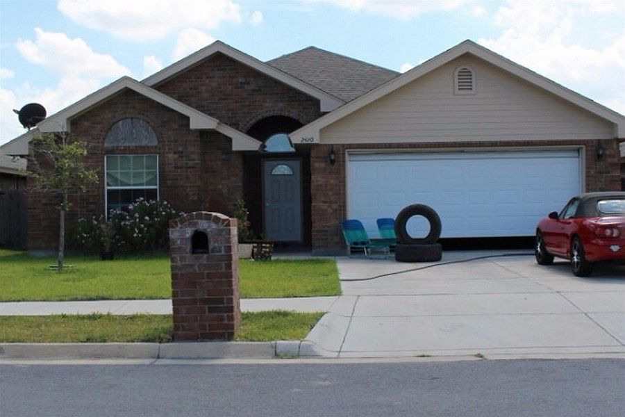 1st image of 2420 Lexington Pl
