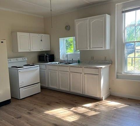 another view of Kitchen