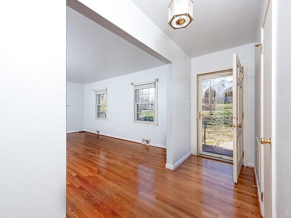 2nd image of 752 Bonair Cir