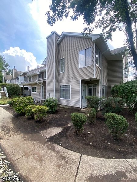 1st image of 44 Morgan Ct