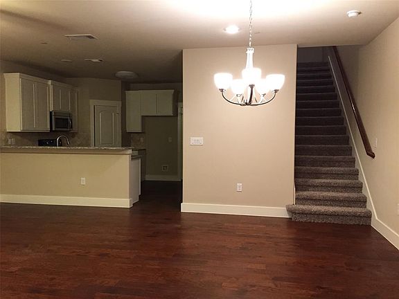3rd image of 309 Lily Ln