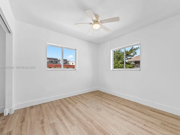300 NW 7th Ave #1 — Photo 6