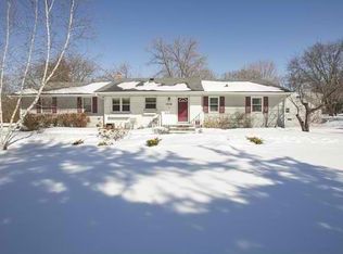 19124 Town Line Rd, Minnetonka, MN 55345