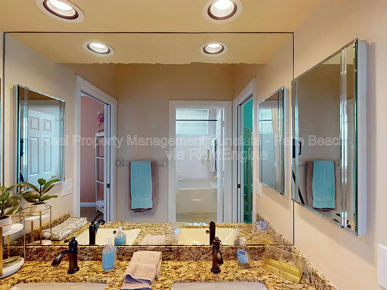 71 Cayman Pl — Photo 32