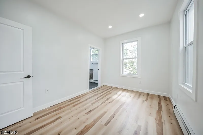326 S Spring St — Photo 3