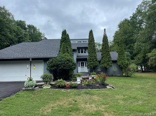 36 Hoppenstedt Rd, Wallkill, NY 12589
