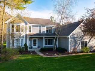 1083 Groveland Pines Dr, Ortonville, MI