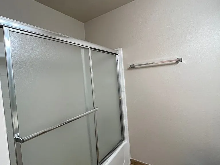 415 W J St — Photo 16