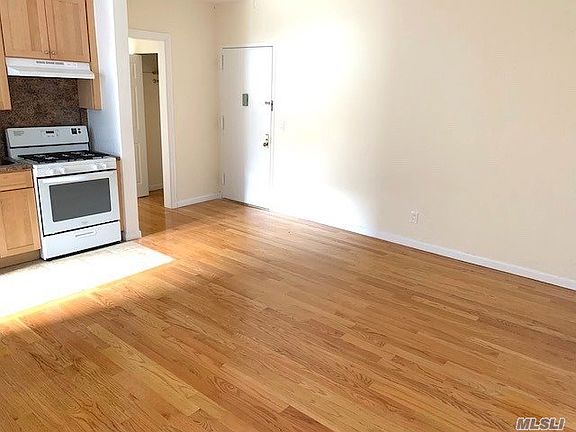 2nd image of 65 Lincoln Blvd APT B7
