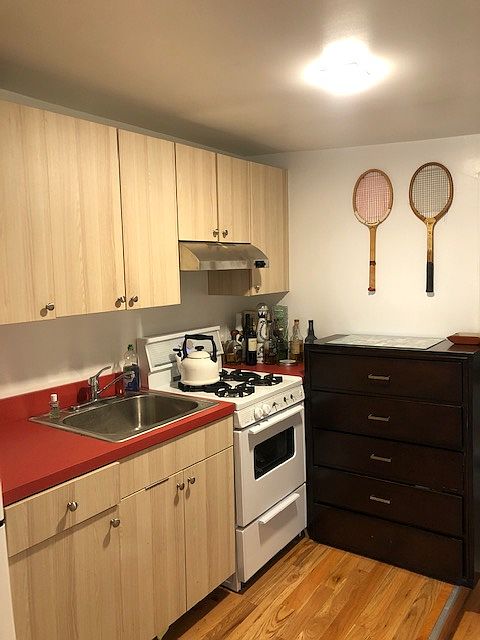 1st image of 166 Norfolk St #4