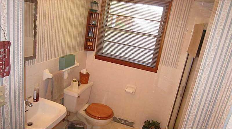 2nd image of 406 Brewer Pl
