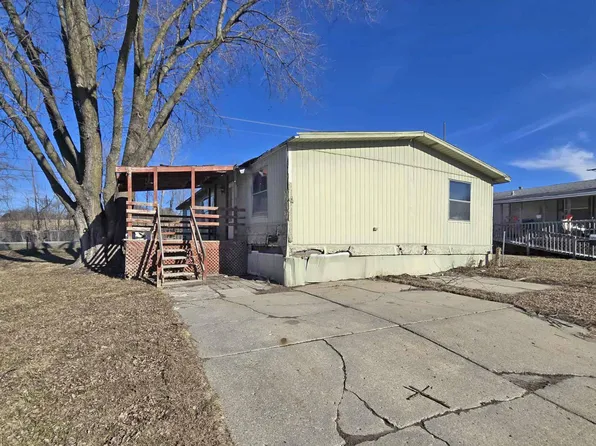 4 Leonard Ave #4L, Indianola, IA 50125