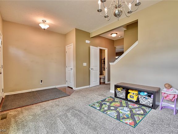 4th image of 1943 Thornwood Ln