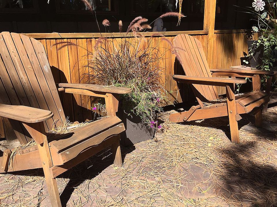 Front Flagstone Pattio