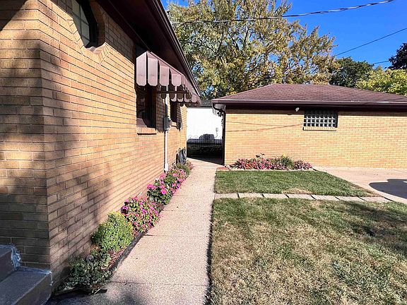 4th image of 1402 McKinley Ave