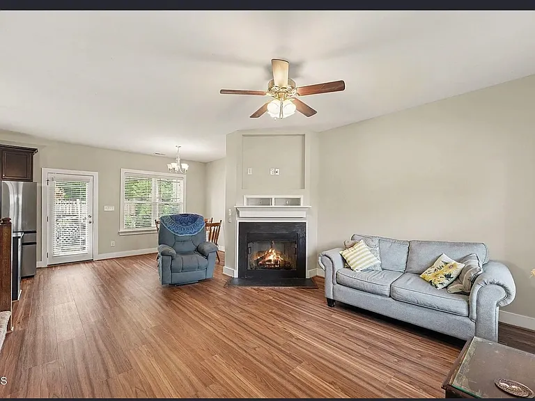 38 Wood Green Dr — Photo 6