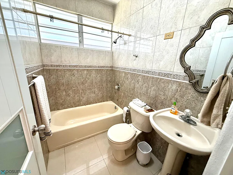 3704 Moralon — Photo 16