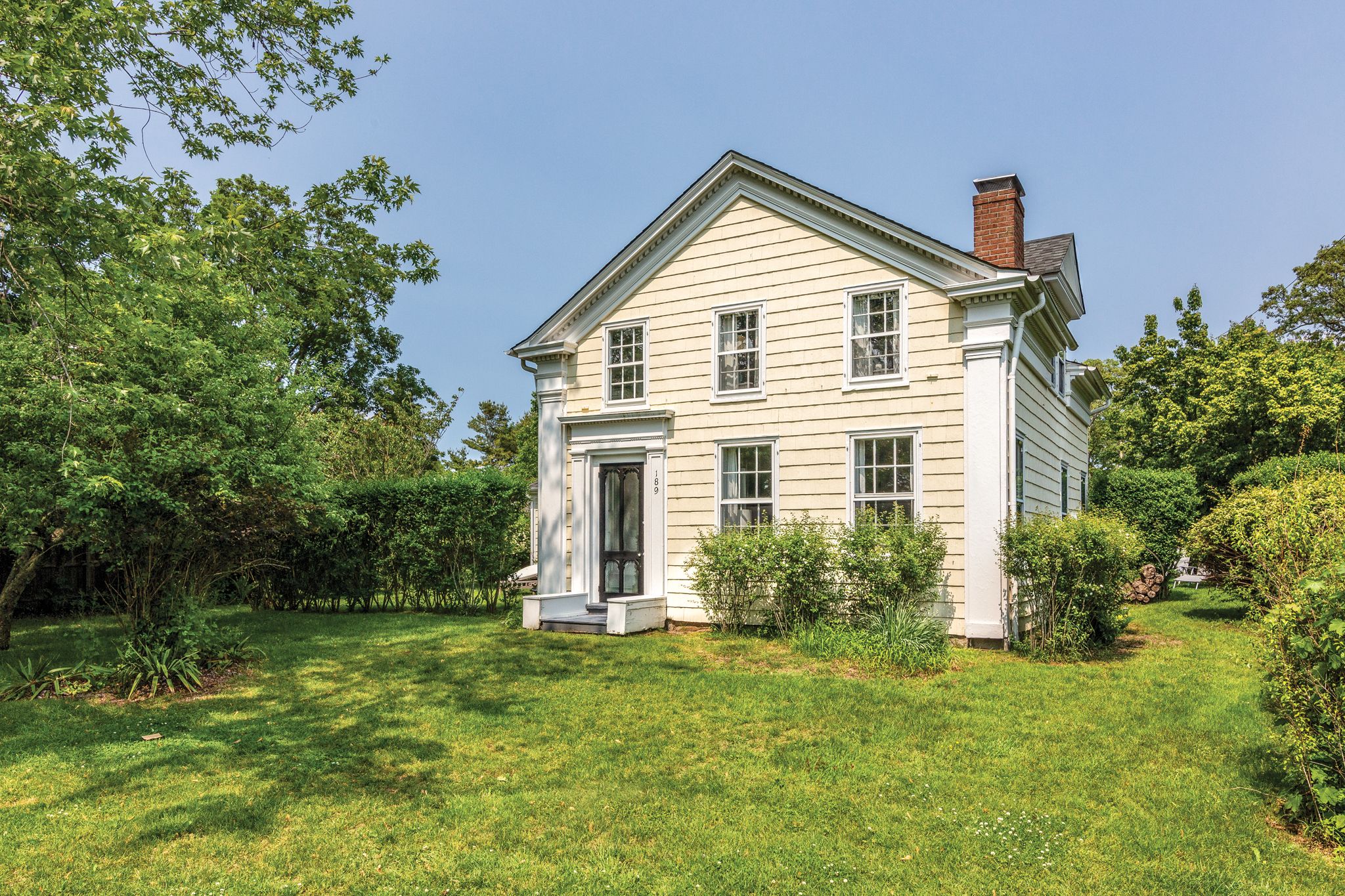 189 Lumber Ln, Bridgehampton, NY 11932 Out East