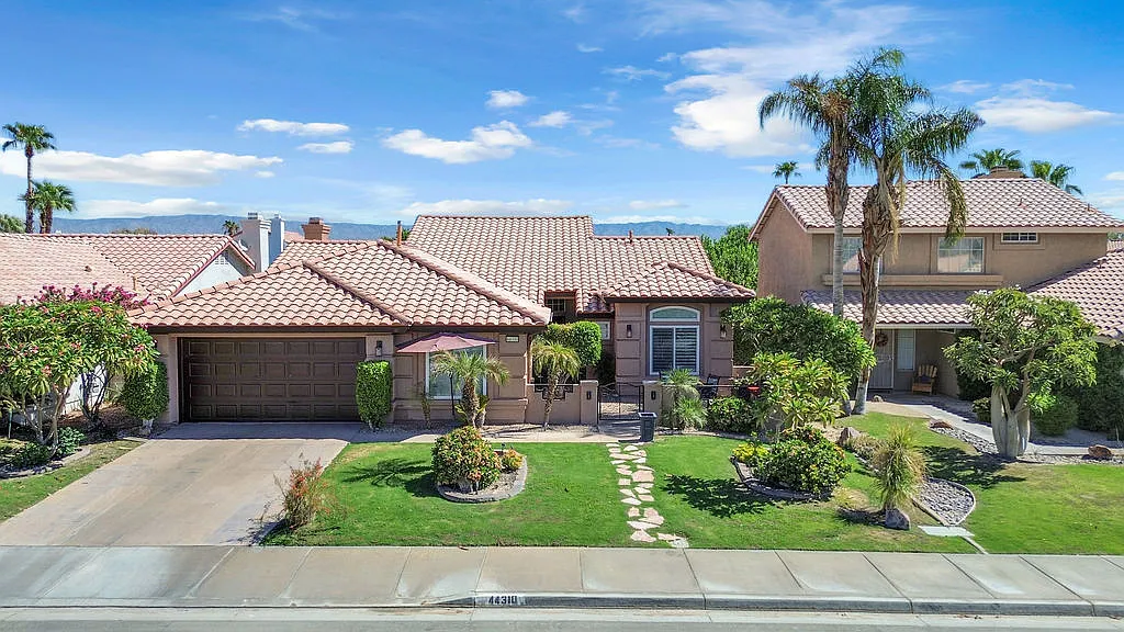 4 bed, 2467 sqft, $4,700 — Photo 3