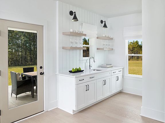 Tea Farm - Monroe Interior Image 4