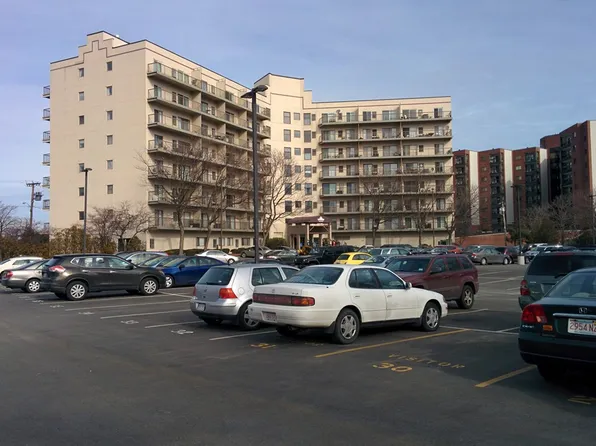 133 Commander Shea Blvd APT 802, Quincy, MA 02171