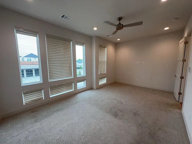 2414 Gray St — Photo 8