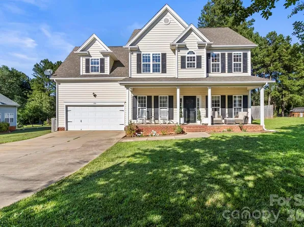 135 Painted Bunting Dr, Troutman, NC 28166
