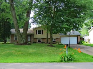 1137 Will O Wood Dr, Hubbard, OH 44425