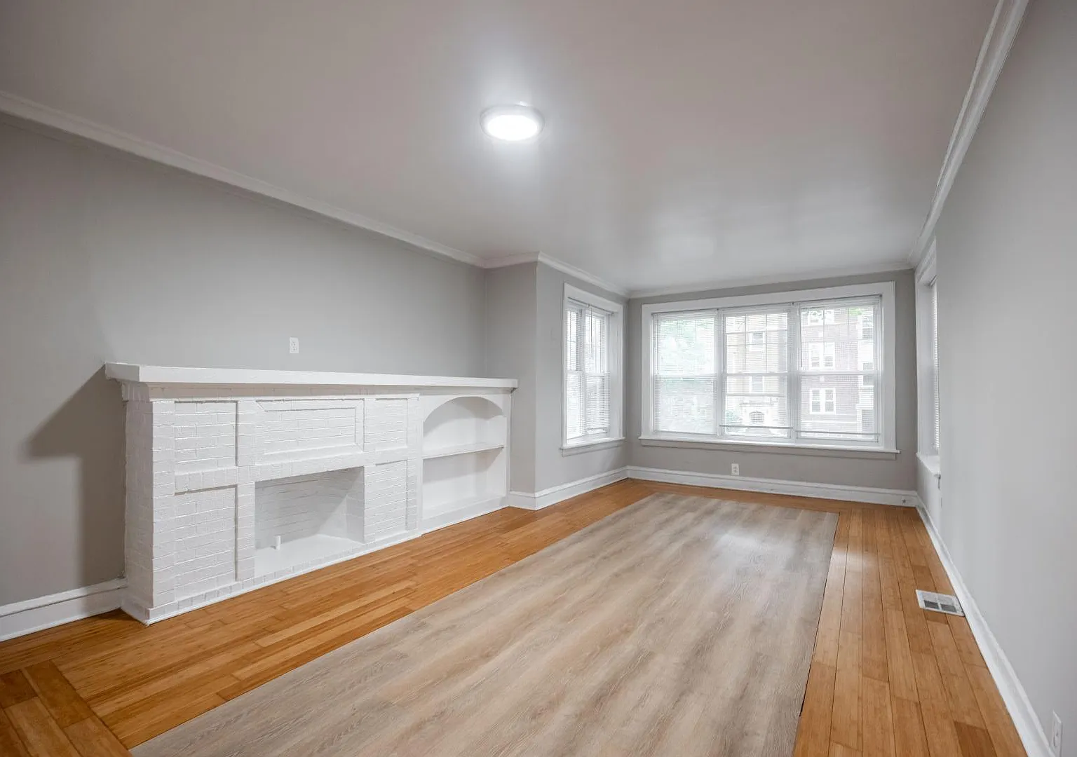 6304 North Oakley Avenue #2 — Photo 1