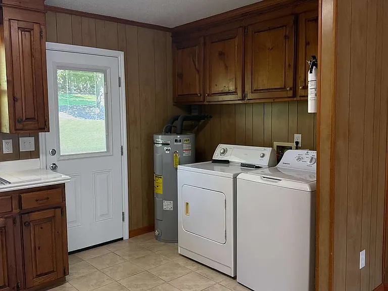 1611A Long Shoals Rd #1 — Photo 5