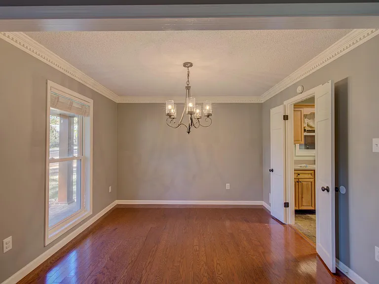 8084 Dogwood Villa Dr — Photo 2