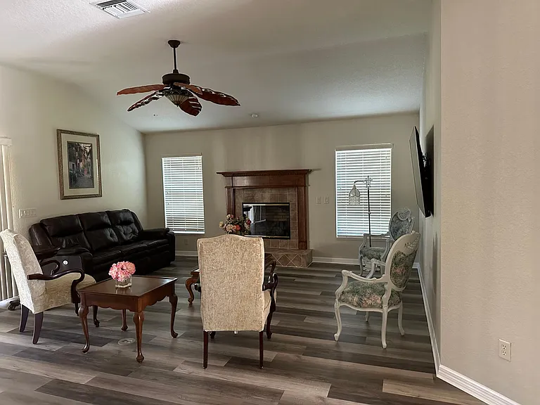 2071 Westchester Way — Photo 15
