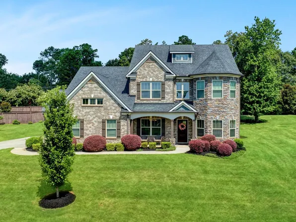 100 Strathaven Ct, Greer, SC 29651