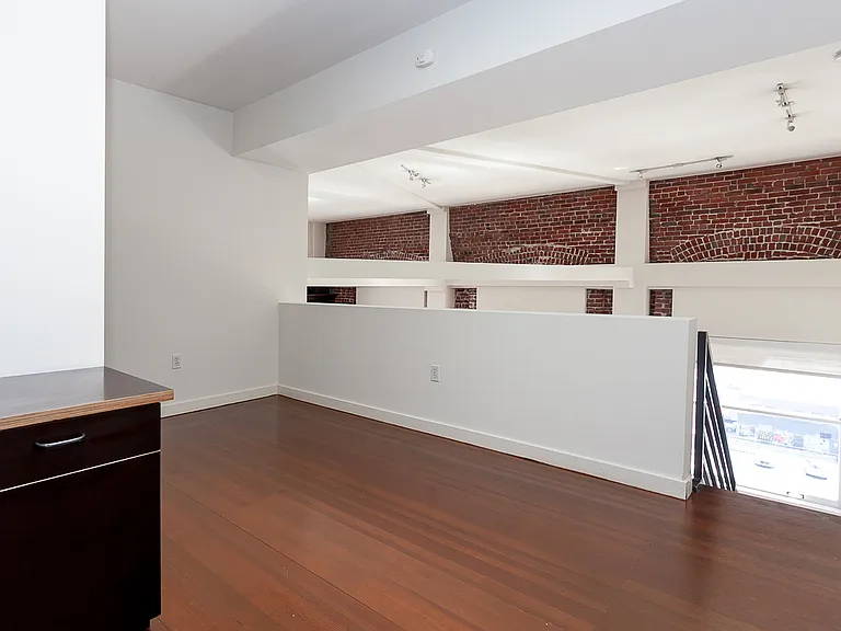 257 S Spring St #PHF — Photo 13