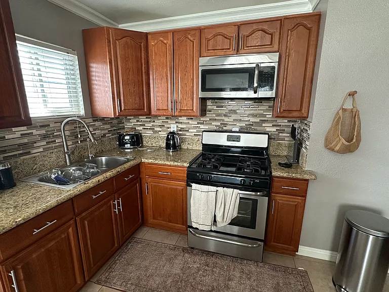 16586 Miller Ave — Photo 5