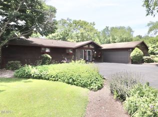 41 Hillcrest Ln, Williamsport, PA 17701