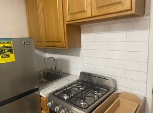 71 Ocean Pkwy APT 1B, Brooklyn, NY 11218