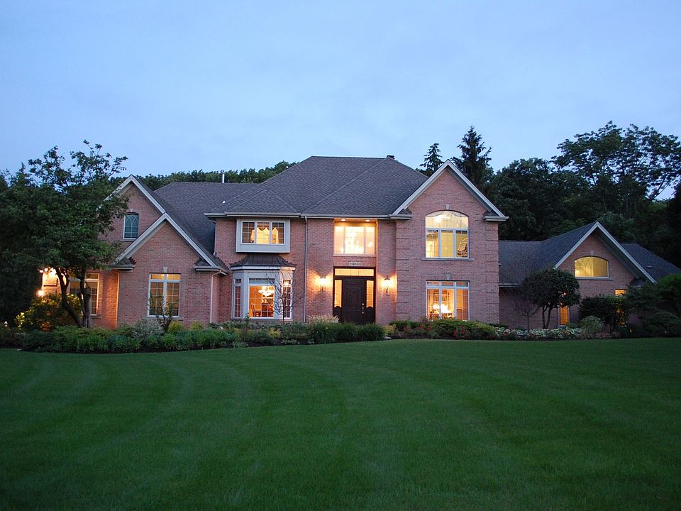 4.75 Acre Estate