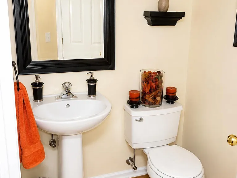 7506 Burdette Way — Photo 8