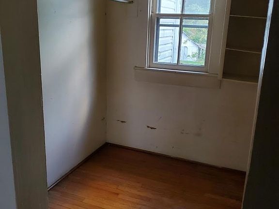 5th image of 1905 N Main St