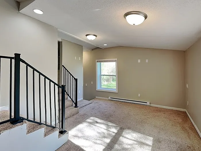 140 Park St E — Photo 5