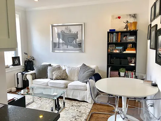 Rented by Bank Neary | media 18