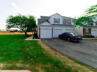 737 W Streamwood Blvd Unit B, Streamwood, IL 60107